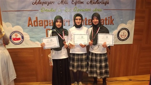 Cumhuriyet Ortaokulu Olimpiyat Şampiyonu